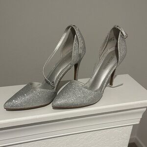 Dream Pairs Glittering Silver Heels